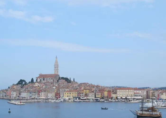 Alba-5 By Interhome * 로비니