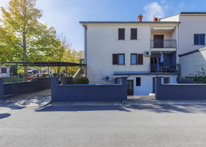 Alba-5 By Interhome * 로비니