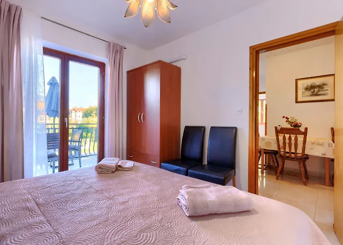 Alba-5 By Interhome 로비니