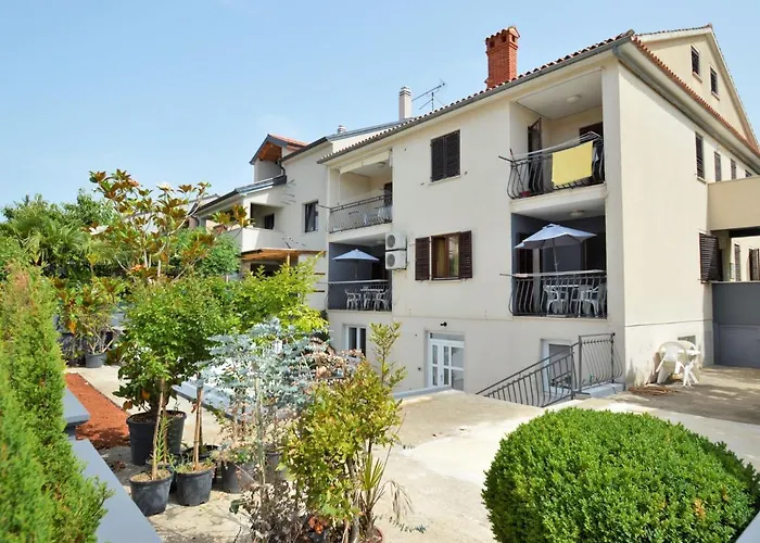 Alba-5 By Interhome רוביני