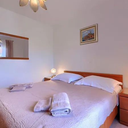 Alba-5 By Interhome Rovigno