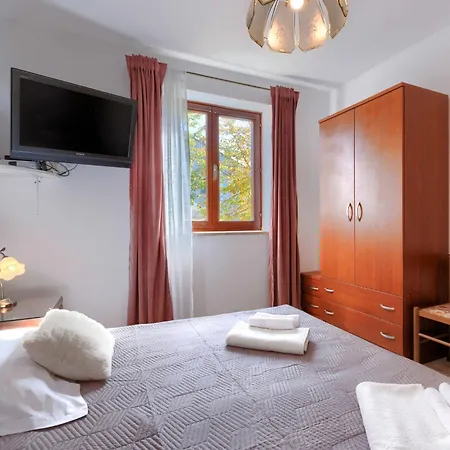 Alba-5 By Interhome *